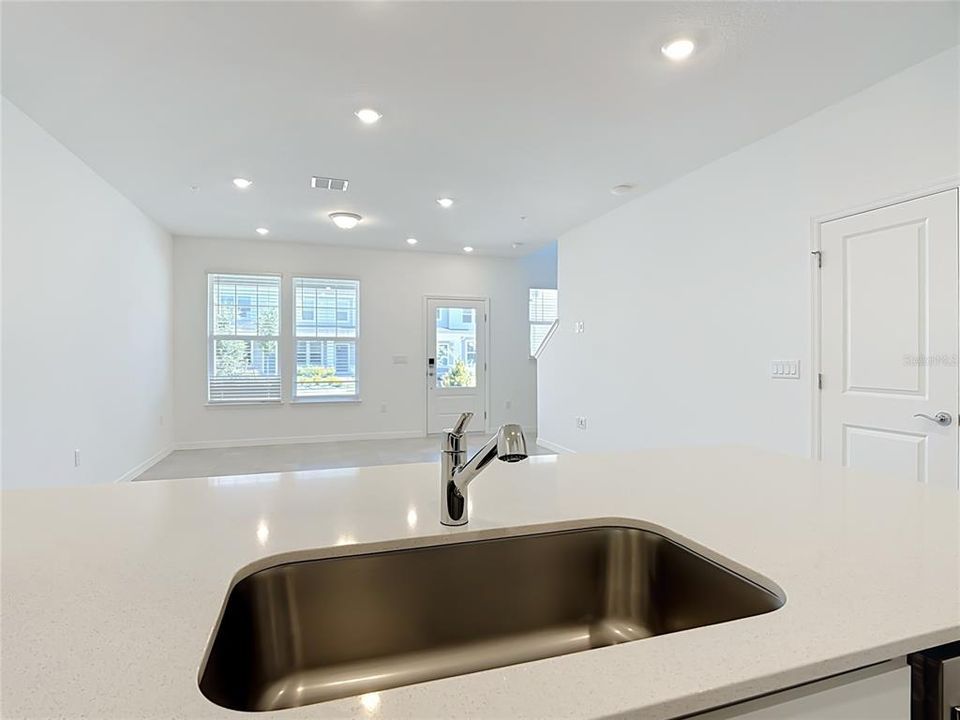For Rent: $2,500 (3 beds, 2 baths, 1528 Square Feet)
