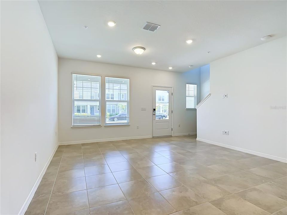 For Rent: $2,500 (3 beds, 2 baths, 1528 Square Feet)