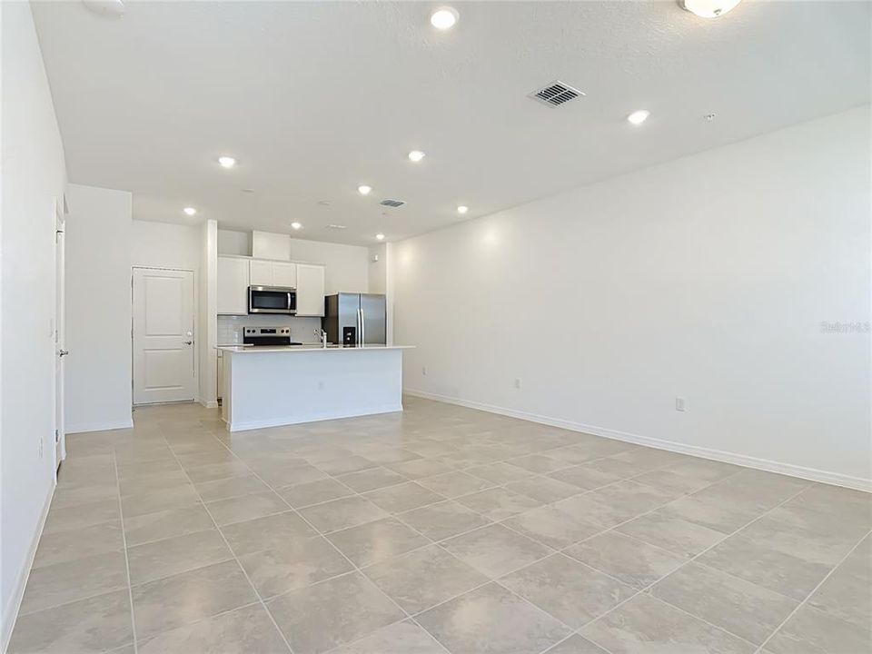 For Rent: $2,500 (3 beds, 2 baths, 1528 Square Feet)