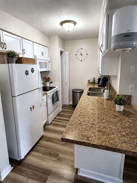 For Rent: $1,650 (2 beds, 2 baths, 918 Square Feet)