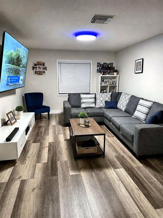 For Rent: $1,650 (2 beds, 2 baths, 918 Square Feet)