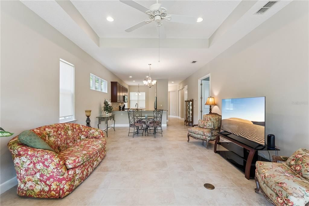 For Sale: $325,000 (2 beds, 2 baths, 1655 Square Feet)