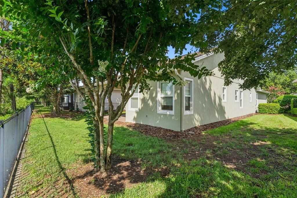 For Sale: $325,000 (2 beds, 2 baths, 1655 Square Feet)