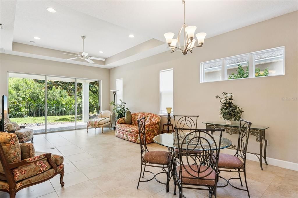 For Sale: $325,000 (2 beds, 2 baths, 1655 Square Feet)