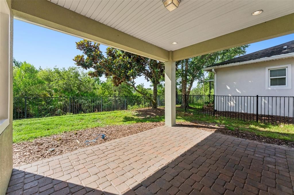 For Sale: $325,000 (2 beds, 2 baths, 1655 Square Feet)