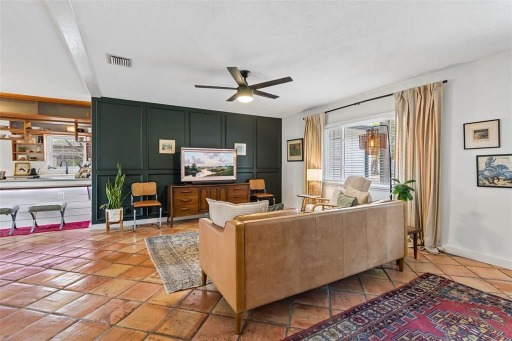 En Venta: $375,000 (3 camas, 2 baños, 1316 Pies cuadrados)