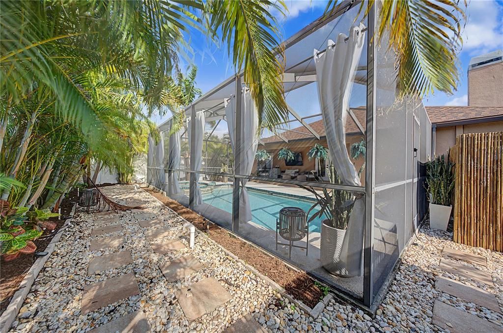 На продажу: $699,900 (3 спален, 2 ванн, 2090 Квадратных фут)