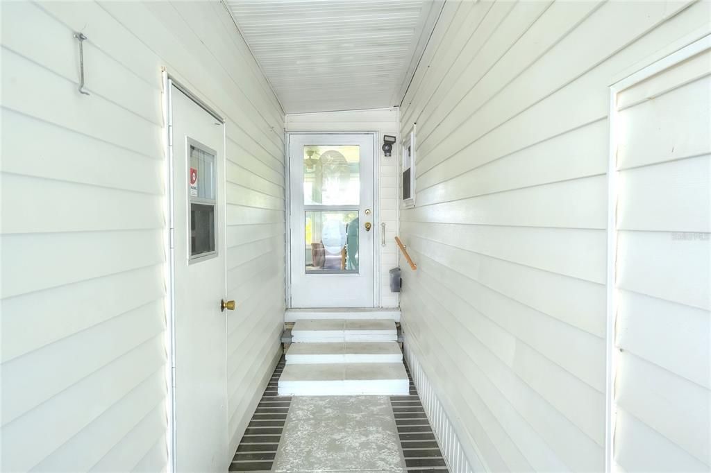 For Sale: $149,900 (2 beds, 2 baths, 1080 Square Feet)