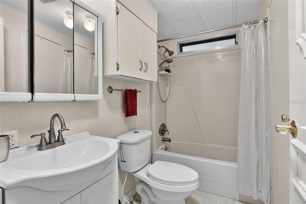 For Sale: $149,900 (2 beds, 2 baths, 1080 Square Feet)