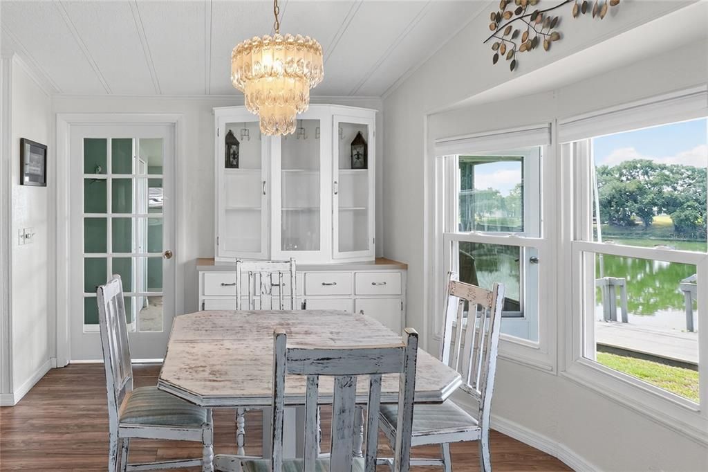 For Sale: $149,900 (2 beds, 2 baths, 1080 Square Feet)