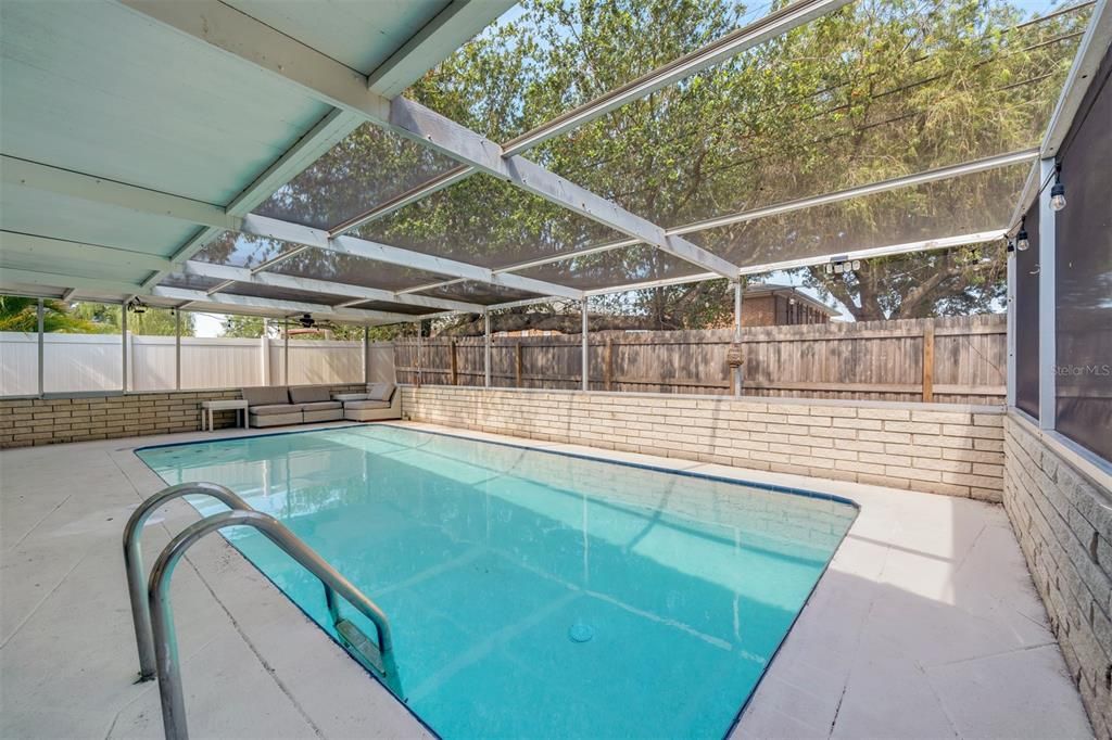 For Rent: $3,000 (4 beds, 2 baths, 1301 Square Feet)