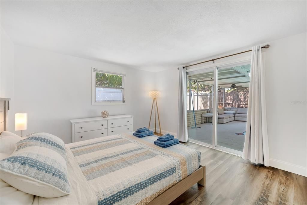 For Rent: $3,000 (4 beds, 2 baths, 1301 Square Feet)