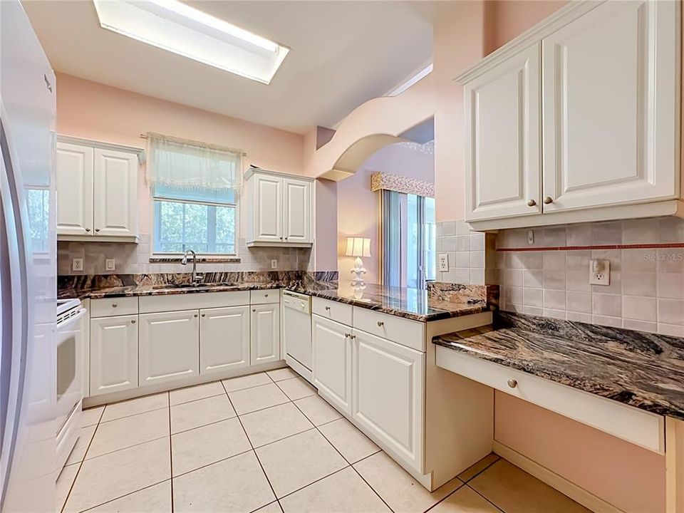 For Sale: $384,900 (2 beds, 2 baths, 2142 Square Feet)