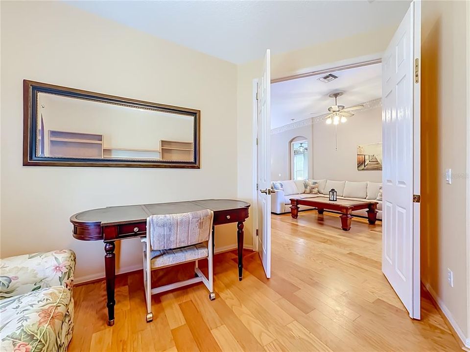 For Sale: $384,900 (2 beds, 2 baths, 2142 Square Feet)