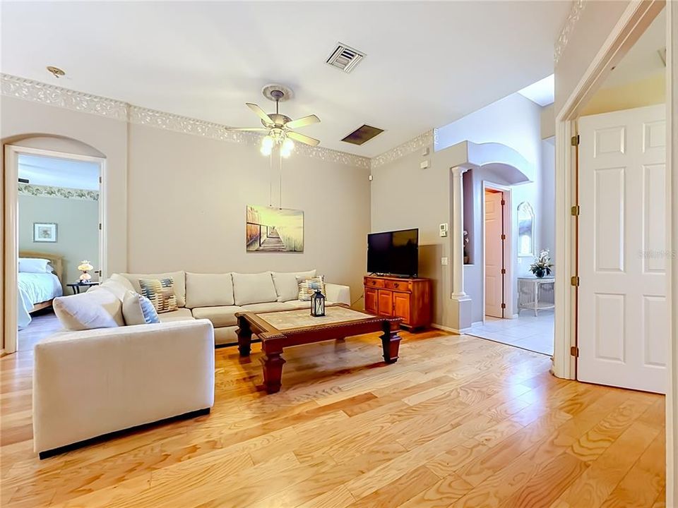 For Sale: $384,900 (2 beds, 2 baths, 2142 Square Feet)
