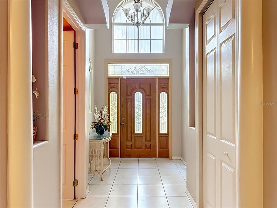For Sale: $384,900 (2 beds, 2 baths, 2142 Square Feet)
