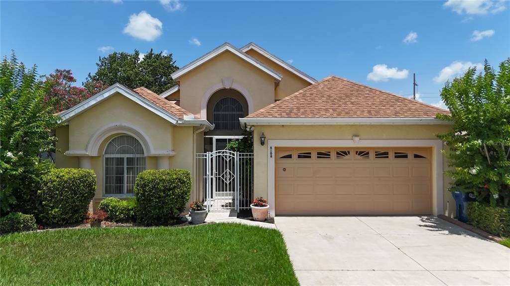 For Sale: $384,900 (2 beds, 2 baths, 2142 Square Feet)