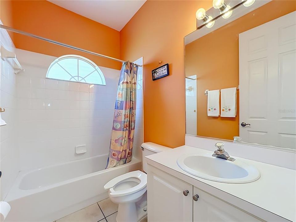 For Sale: $384,900 (2 beds, 2 baths, 2142 Square Feet)