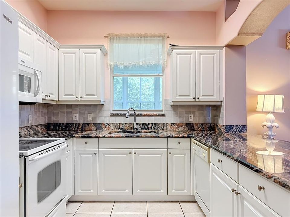 For Sale: $384,900 (2 beds, 2 baths, 2142 Square Feet)