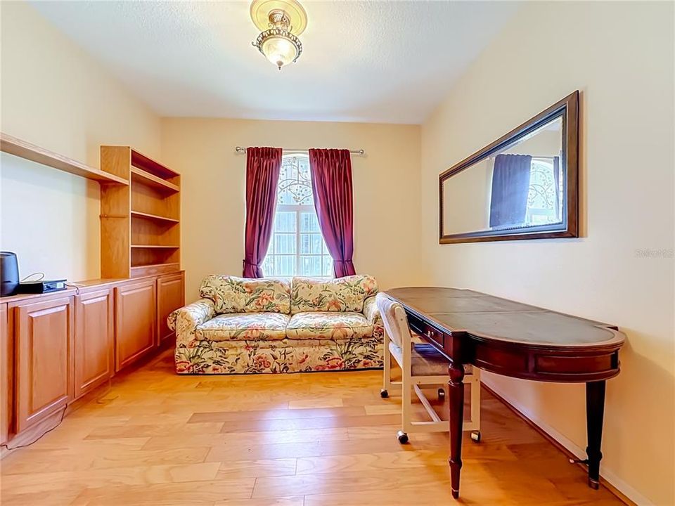 For Sale: $384,900 (2 beds, 2 baths, 2142 Square Feet)