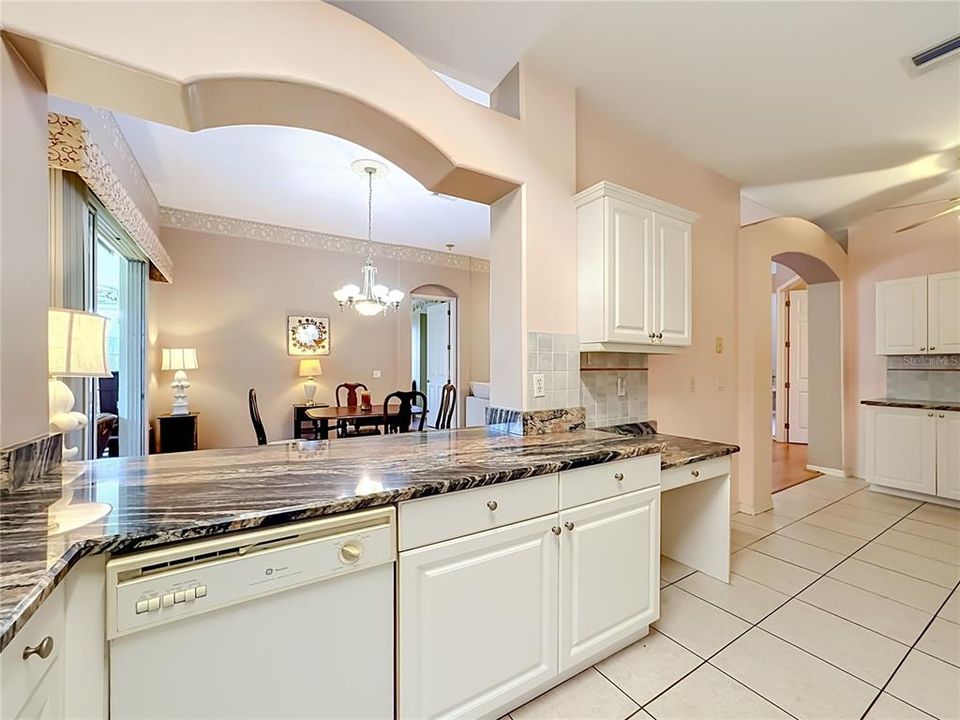For Sale: $384,900 (2 beds, 2 baths, 2142 Square Feet)