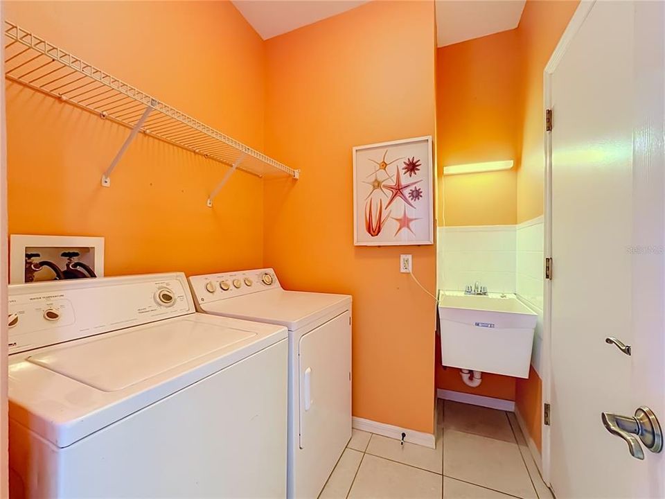 For Sale: $384,900 (2 beds, 2 baths, 2142 Square Feet)