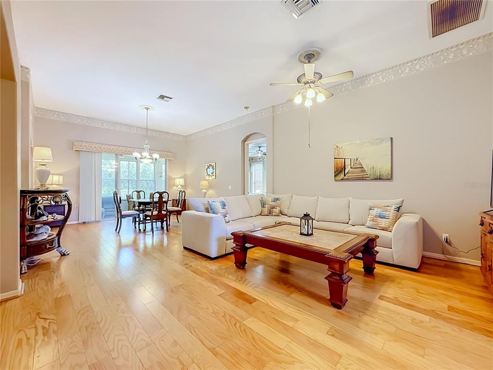 For Sale: $384,900 (2 beds, 2 baths, 2142 Square Feet)
