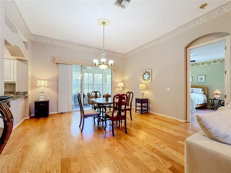 For Sale: $384,900 (2 beds, 2 baths, 2142 Square Feet)
