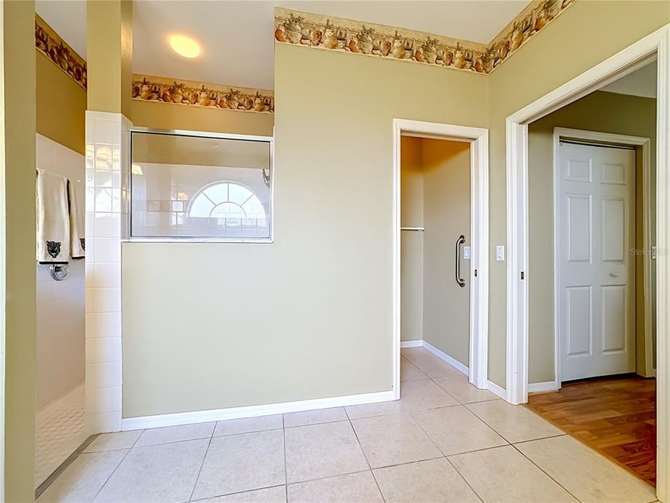 For Sale: $384,900 (2 beds, 2 baths, 2142 Square Feet)