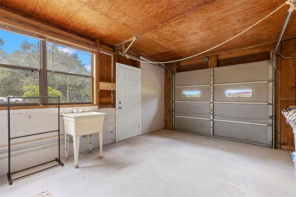 For Sale: $415,000 (4 beds, 2 baths, 1683 Square Feet)