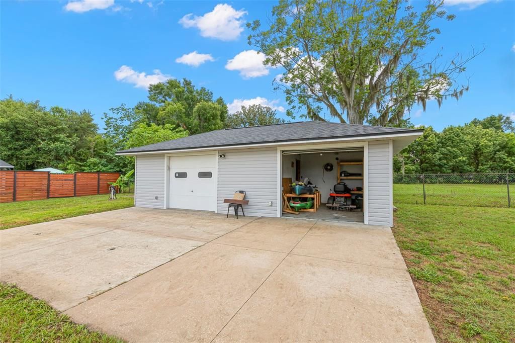 For Sale: $415,000 (4 beds, 2 baths, 1683 Square Feet)