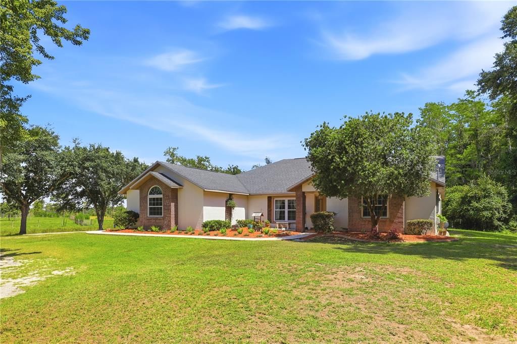 For Sale: $850,000 (3 beds, 3 baths, 2312 Square Feet)
