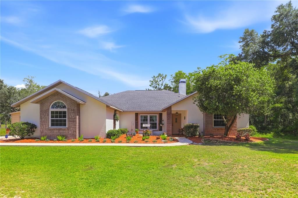 For Sale: $850,000 (3 beds, 3 baths, 2312 Square Feet)