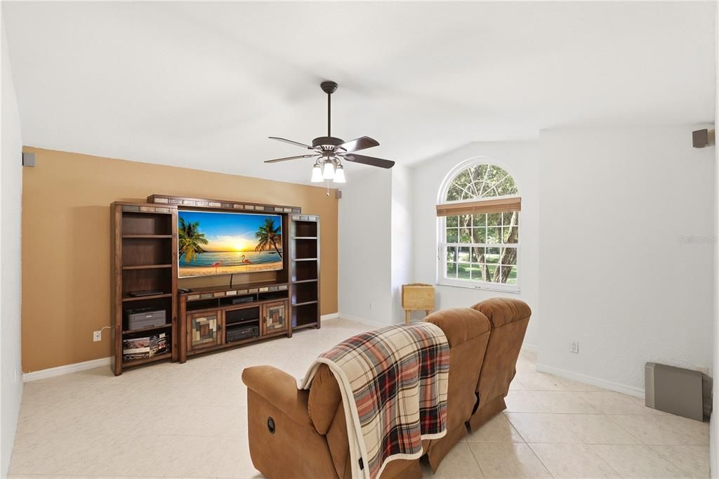 For Sale: $850,000 (3 beds, 3 baths, 2312 Square Feet)