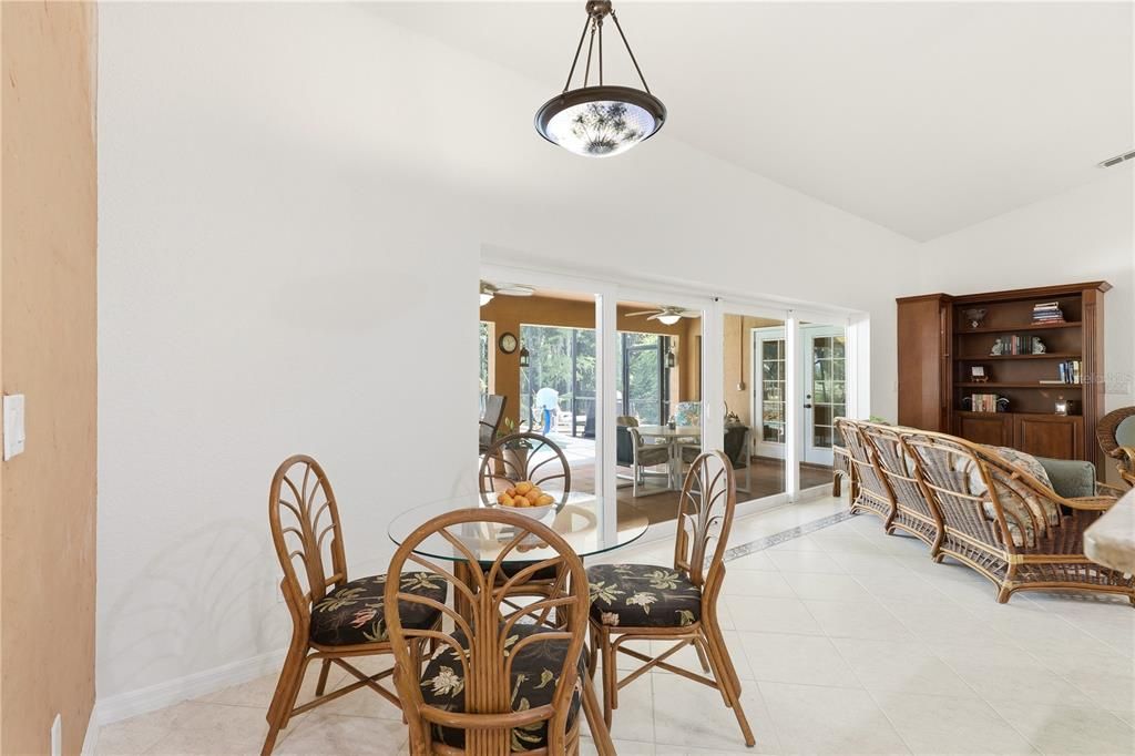 For Sale: $850,000 (3 beds, 3 baths, 2312 Square Feet)