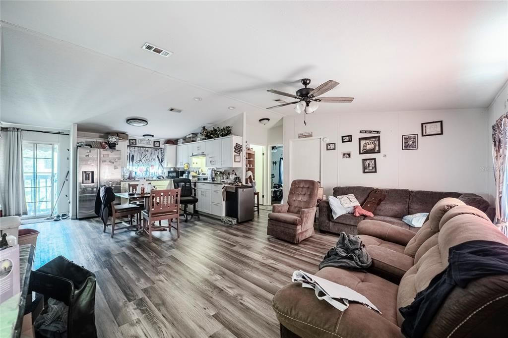 For Sale: $189,900 (3 beds, 2 baths, 1232 Square Feet)