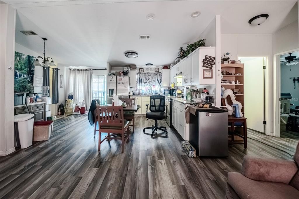 For Sale: $189,900 (3 beds, 2 baths, 1232 Square Feet)
