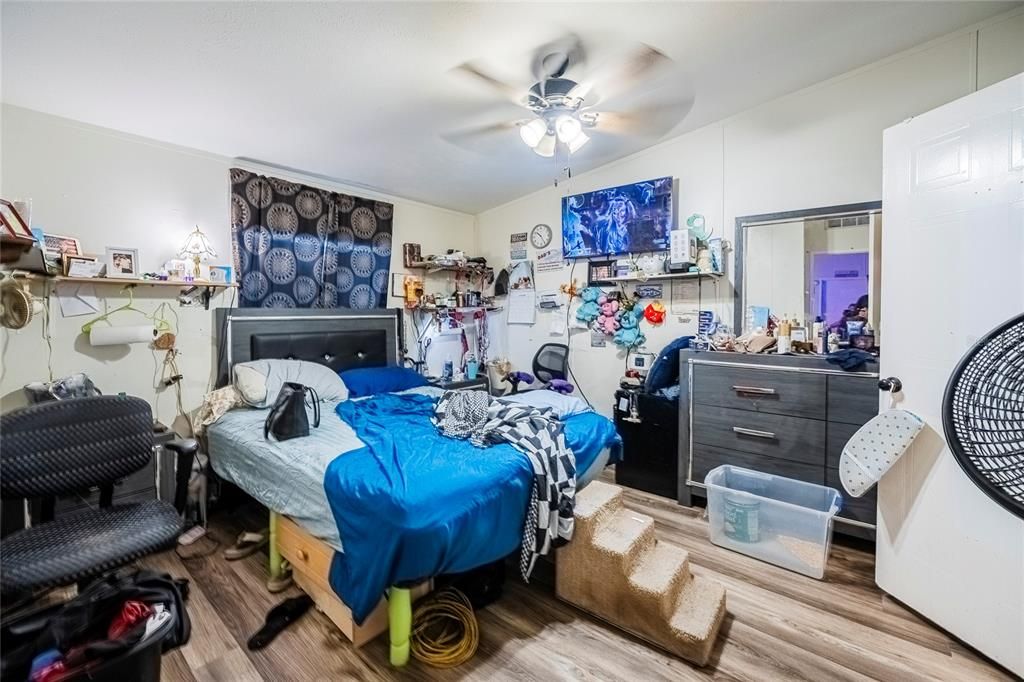 For Sale: $189,900 (3 beds, 2 baths, 1232 Square Feet)