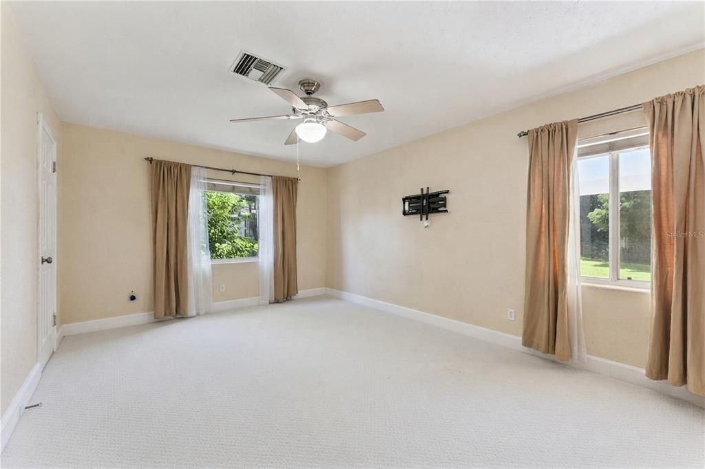 En Venta: $579,900 (3 camas, 2 baños, 1837 Pies cuadrados)