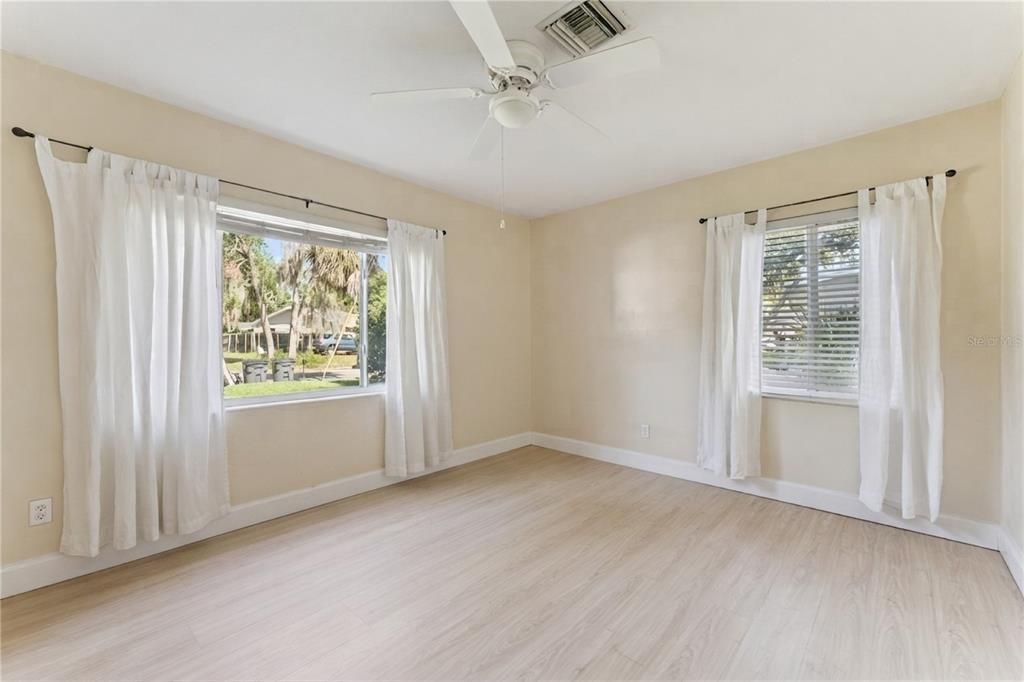 En Venta: $579,900 (3 camas, 2 baños, 1837 Pies cuadrados)