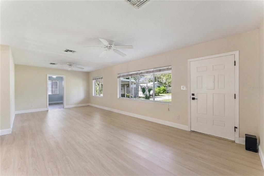 En Venta: $579,900 (3 camas, 2 baños, 1837 Pies cuadrados)