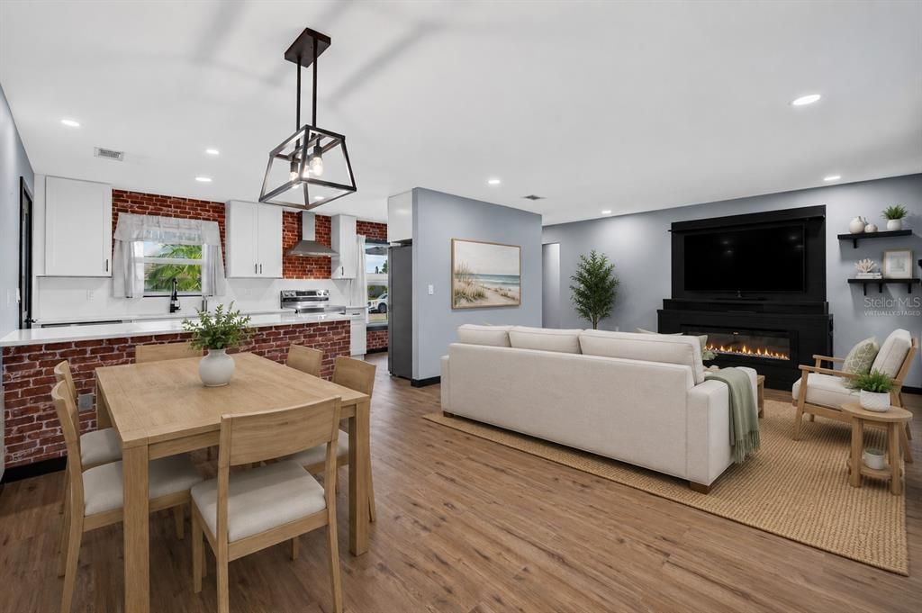 For Sale: $315,000 (3 beds, 2 baths, 1287 Square Feet)