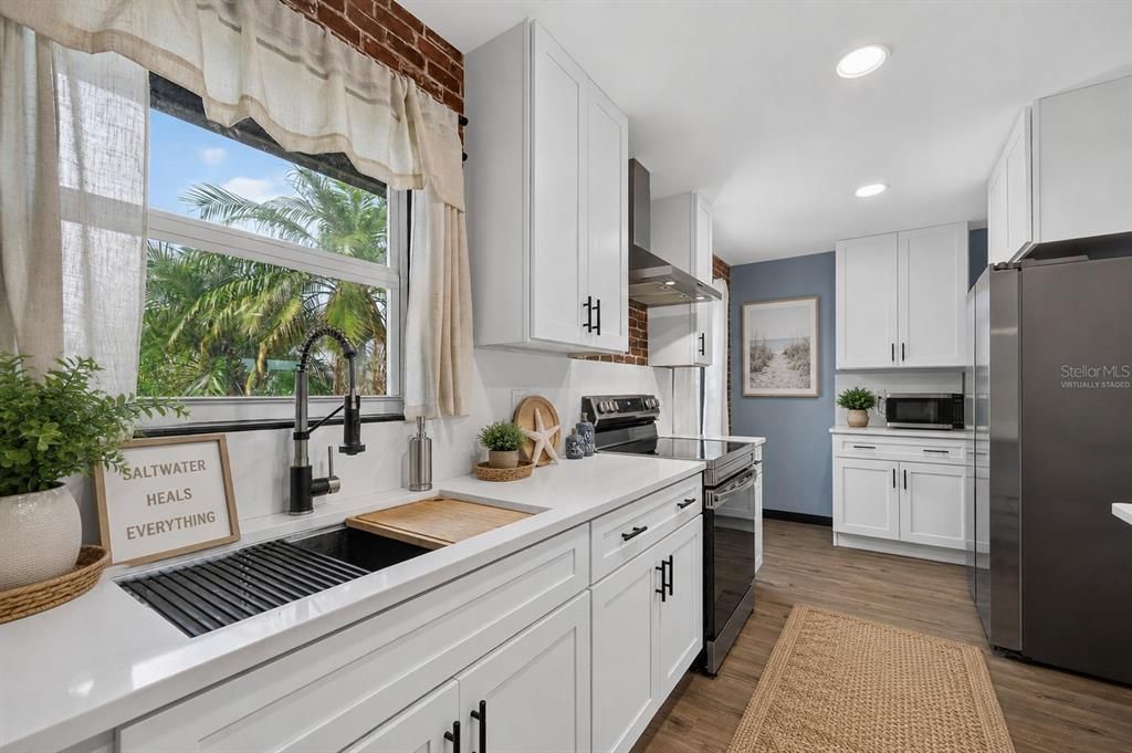 For Sale: $315,000 (3 beds, 2 baths, 1287 Square Feet)