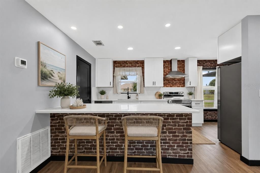 For Sale: $315,000 (3 beds, 2 baths, 1287 Square Feet)