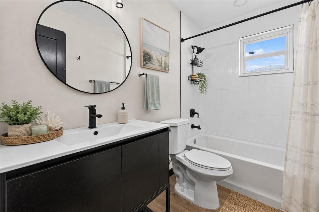 For Sale: $315,000 (3 beds, 2 baths, 1287 Square Feet)