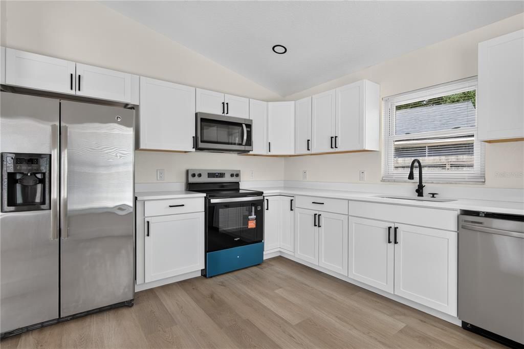 En Venta: $379,000 (4 camas, 2 baños, 1494 Pies cuadrados)