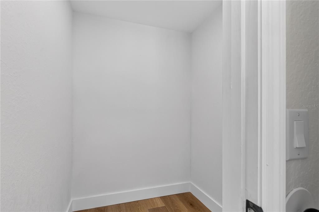 En Venta: $379,000 (4 camas, 2 baños, 1494 Pies cuadrados)