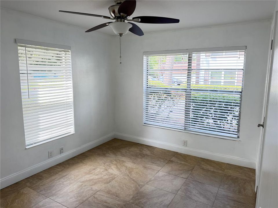 For Rent: $1,250 (2 beds, 1 baths, 891 Square Feet)