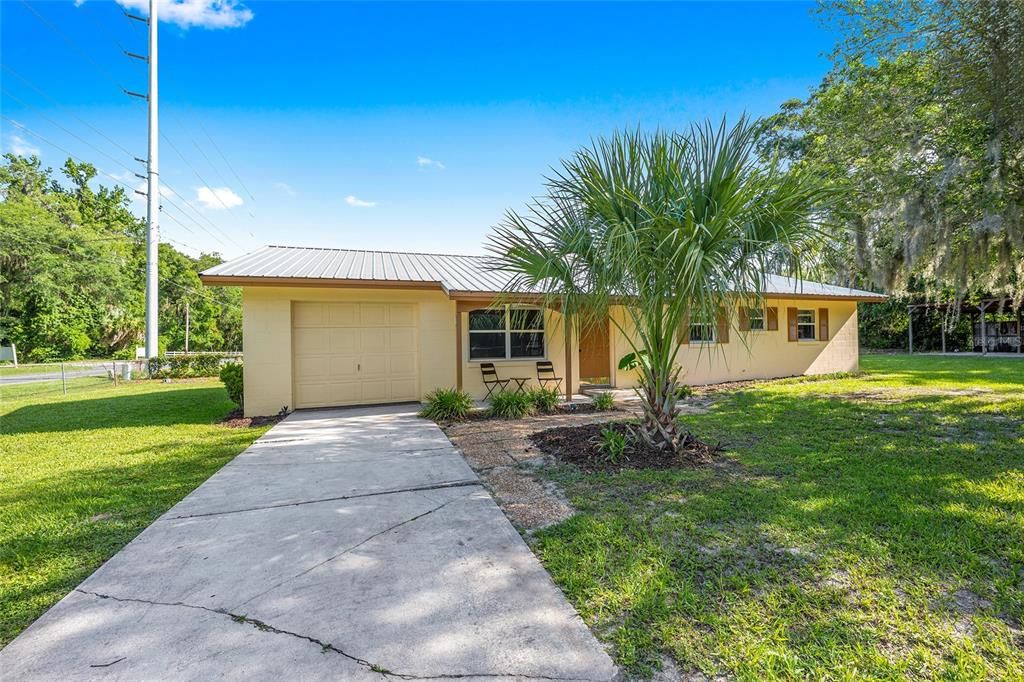 Active With Contract: $218,000 (3 beds, 2 baths, 1144 Square Feet)