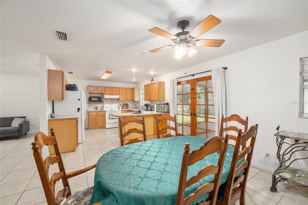 Active With Contract: $218,000 (3 beds, 2 baths, 1144 Square Feet)